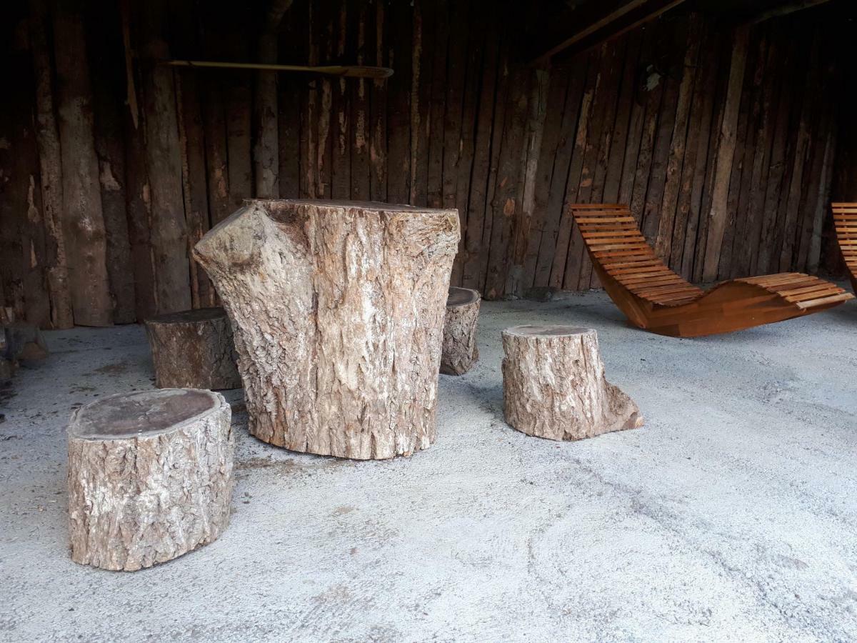 The Blacksmith'S House Libin Extérieur photo